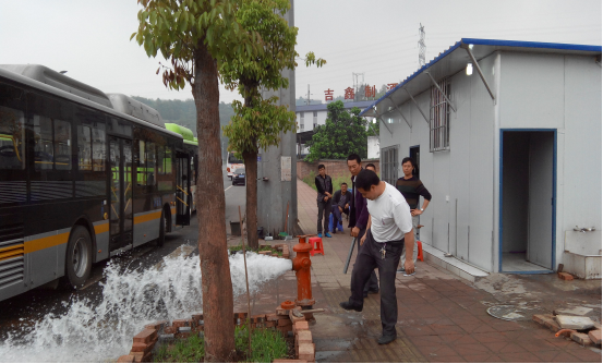 積極開展消防栓檢查   確保縣城消防安全