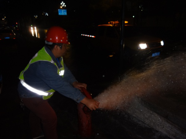 沖洗管網(wǎng)保水質(zhì) 安全巡查責(zé)任重