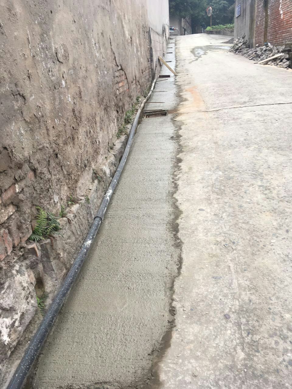 密切配合 排除排水溝安全隱患