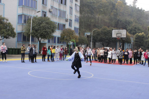 巾幗展風(fēng)采 活力迎“三八”