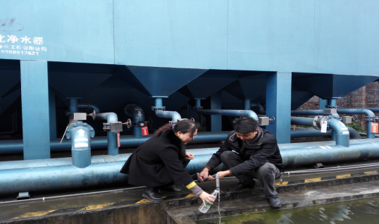 擼起袖子加油干 團結協(xié)作暖人心