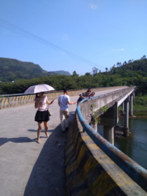 勤勤懇懇為工作，認認真真為百姓