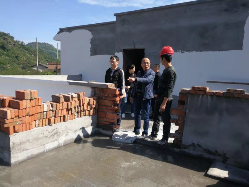 集團(tuán)公司黨委副書(shū)記唐平深入栗子村調(diào)研脫貧攻堅(jiān)工作