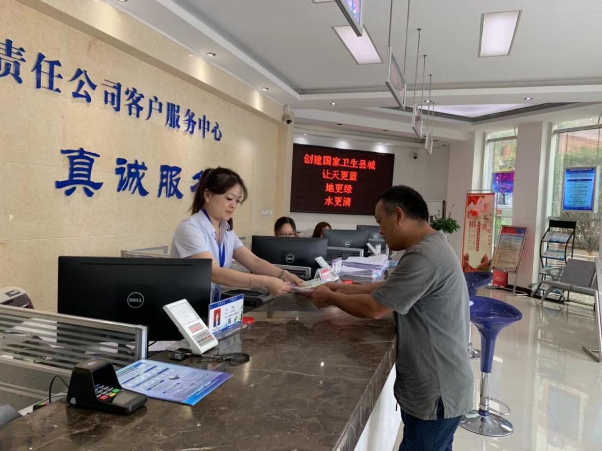 你我手牽手，爭做文明星