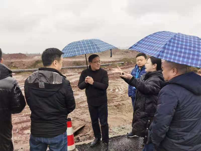 集團公司黨委書記、董事長周燕賓率隊調(diào)研臨港供水保障工作