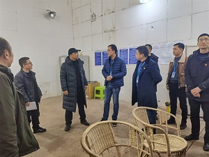 市國(guó)資委領(lǐng)導(dǎo)到清源水務(wù)集團(tuán)慰問優(yōu)秀人才、困難黨員并開展節(jié)前安全檢查