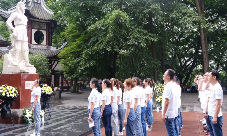 銘記革命先驅(qū) 傳承英烈精神 ——共產(chǎn)黨員服務大隊支部開展追思趙一曼英烈活動