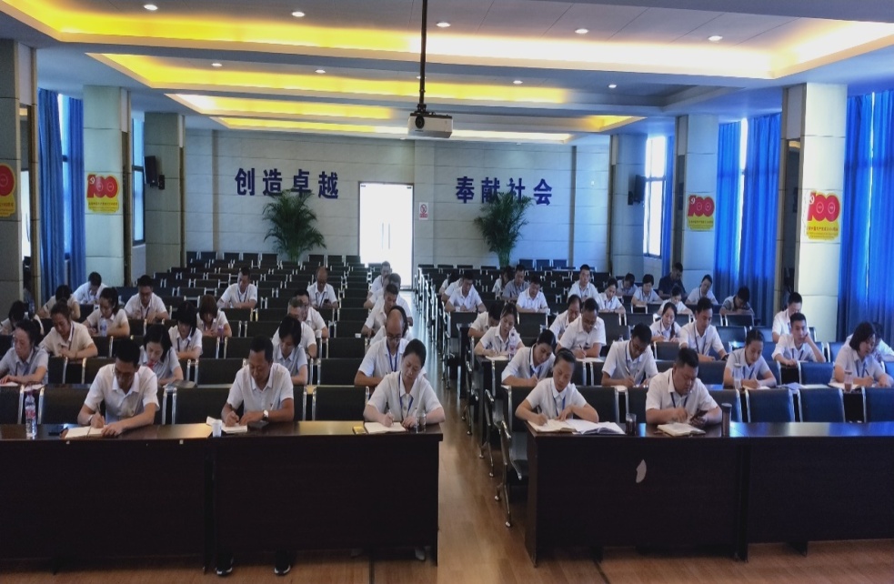 黨委委員、副總經(jīng)理劉林深入基層開(kāi)展黨規(guī)黨紀(jì)宣講暨廉潔黨課輔導(dǎo)