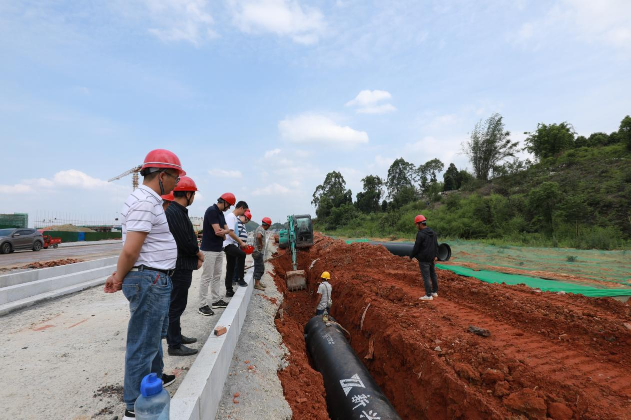 深入施工現(xiàn)場 查看項目進(jìn)度