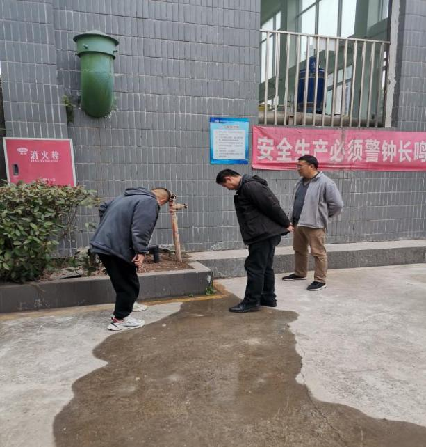 從嚴(yán)從細(xì)從實(shí)做好服務(wù)保障確?！皟蓵?huì)”期間安全供水