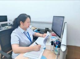 《榜樣在身邊》系列報道——杜莉、何振南 扎根基層踐初心 恪盡職守顯擔(dān)當(dāng)